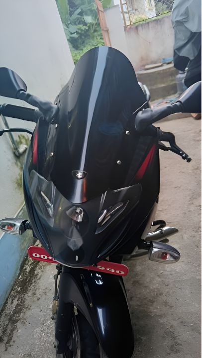 Pulsar%20220%20Black%20Bubble%20Windshield%20Visor%20-%20Image%204