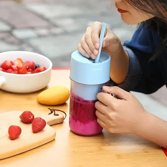ElectraByte%20Premium%20Quality%20Jucier%20%7C%202%20In%201%20Mini%20PortableJuicer%20With%20Handle%20Straw%20And%20Blender%20%7C%20Electric%20Blender%20And%20Juicer%20%7C%20Mini%20Portable%20Personal%20Size%20Juicer%20Cup%20%7C%20USB%20Rechargeable%20Mixer%20340ml%20Food%20Grade%20Water%20Bottle%20%7C%20%20Portable%20Fruit%20Juicer%20Machine%20-%20Image%203