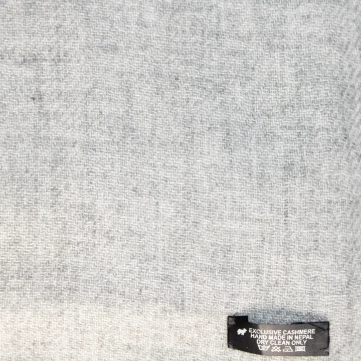 Grey%20Exclusive%20Cashmere%20Pashmina%20Scarves%20For%20Women%20-%20Image%203