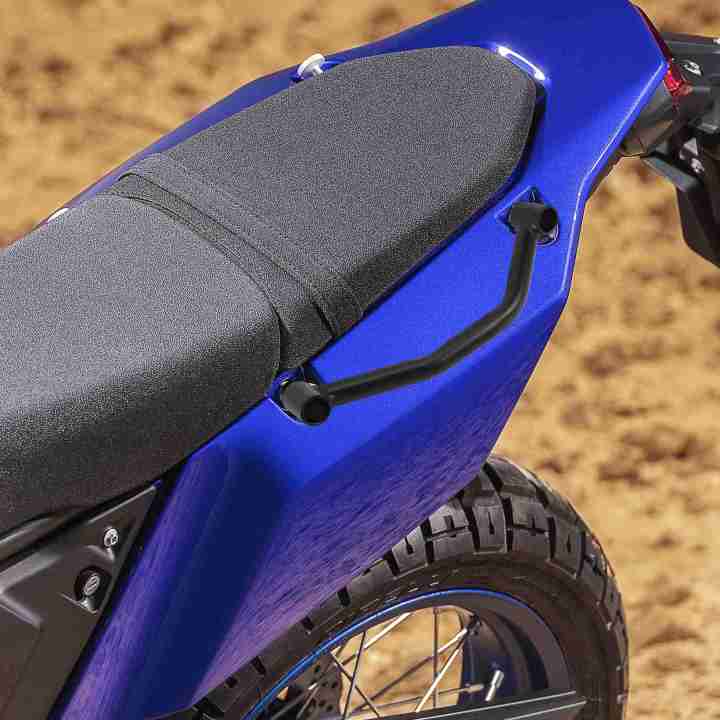 Kqueebee%20Motorcycle%20Passenger%20Rear%20Grab%20Handle%20CNC%20Seat%20Hand%20Handle%20Grab%20Bar%20Rail%20for%20700%20-%20Image%202