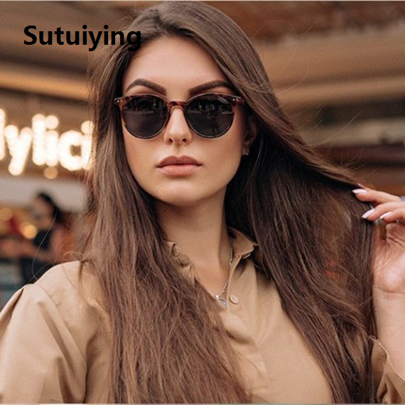 Sutuiying Vintage Fashion Round Sunglasses Women Men 2024 Brand Design Retro Rivet Yellow Blue Lens Square Sun Glasses Male Female Goggles