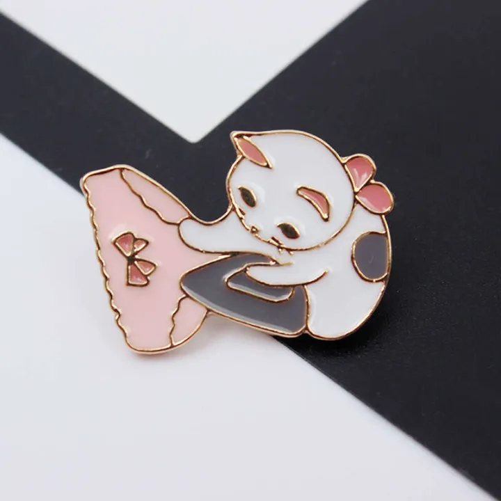 Haruku%20Style%20Cute%20Cartoon%20Cat%20Brooch%20for%20Women,%20Personalized%20Creative%20Backpack%20Pin%20Taobao%20Chest%20Badge%20-%20Image%204
