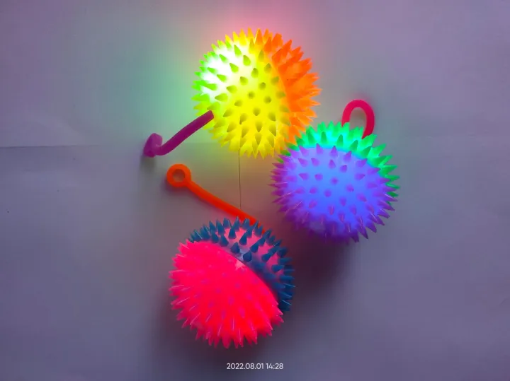 Ball%20Toy%20For%20Kids%20With%20Light%20And%20Sound%20-%20Image%204