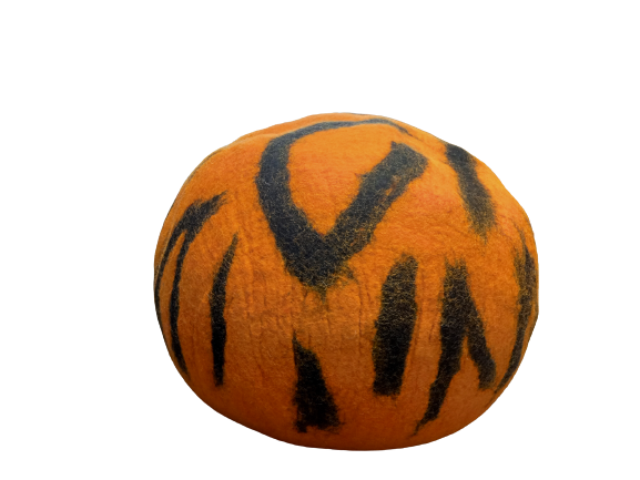 Yellow%20Color%20HandFelted%20Eco-Friendly%20Felt%20Cat%20House%20-%20Image%207