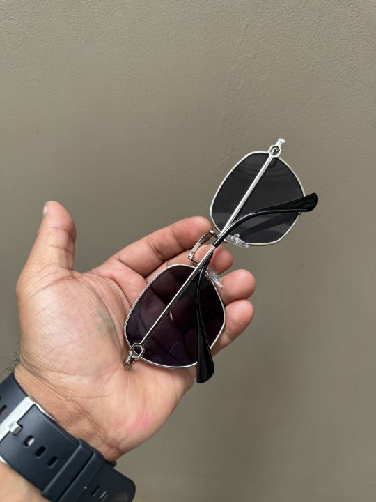 Elegant%20Men's%20Classic%20%20Silver%20Frame%20Sunglasses%20with%20Black%20Lens%20-%20Hi-Quality%20Fashion%20Eyewear%20-%20Image%209