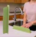 🧼 Silicone Kitchen Sink Splash Guard – Keep Your Counter Dry & Clean. 
