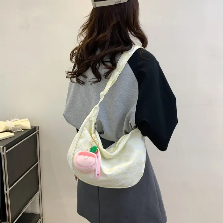 Dumpling%20Bag%20Small%20Bag%20Bag%20Women's%202023%20Summer%20New%20Travel%20Travel%20Crossbody%20Bag%20Ins%20Simple%20Large%20Capacity%20Armpit%20Bag%20-%20Image%204