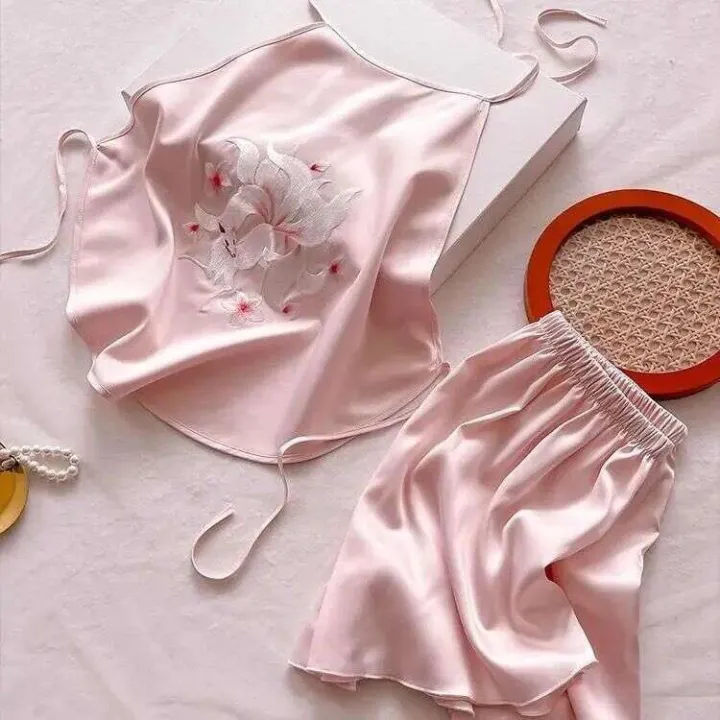 Plus%20Size%20100kg%20Ice%20Silk%20Pamas%20Women%20Summer%20Thin%20Strap%20Tank%20Top%20Shorts%20Set%20Homewear%20for%20Chubby%20Sisters%20-%20Image%207