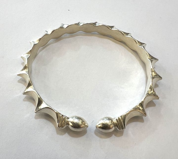 PURE%20SILVER%20HANDMADE%20RAIYA%20BALA%20FOR%20WOMEN%20250=265%20-%20Image%203