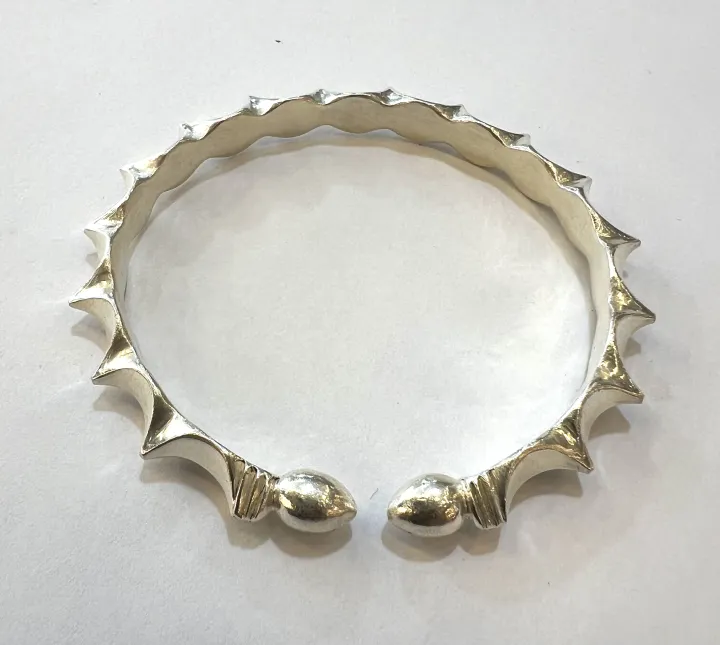 PURE%20SILVER%20HANDMADE%20RAIYA%20BALA%20FOR%20WOMEN%20250=265%20-%20Image%203