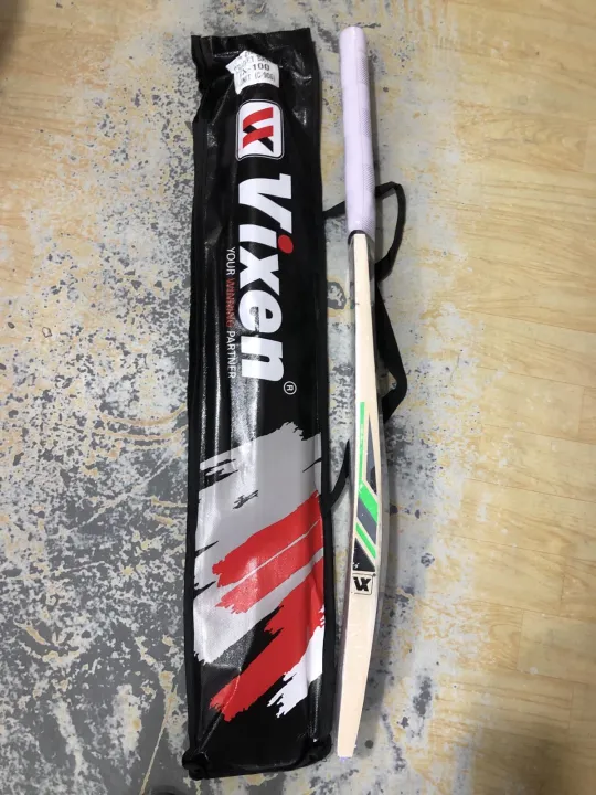 Vixen%20Cricket%20Bat%20-%20Image%202
