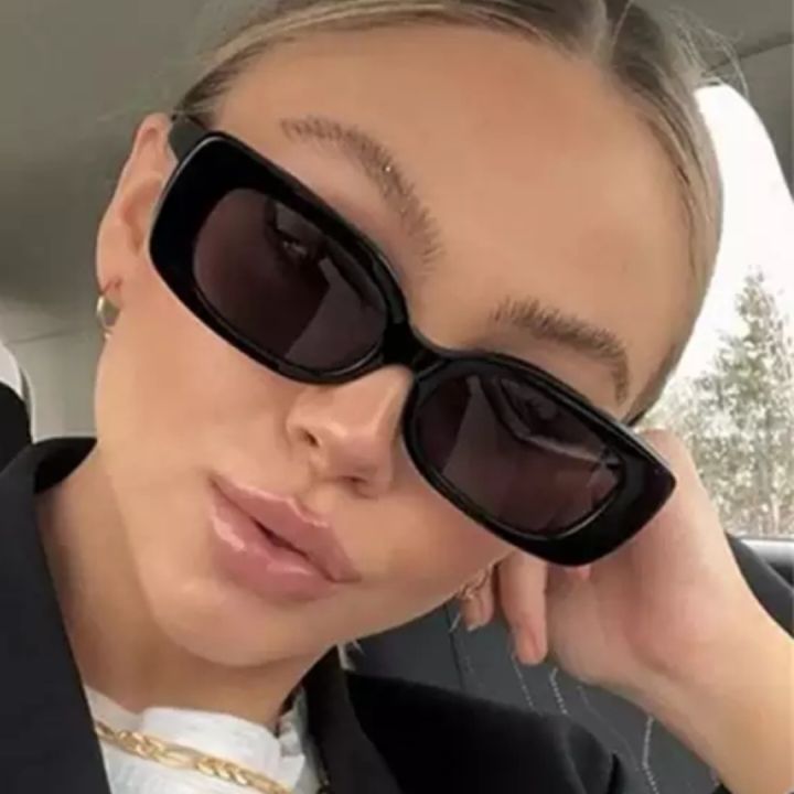 Black%20Frame%20Fashionable%20Sunglasses%20For%20Women%20-%20Image%205