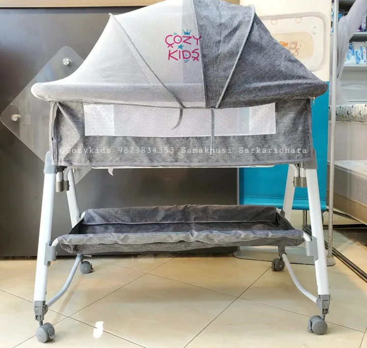 MoonCare%20-%20Multifunctional%20Cranks%20Silent%20Wheels%20Baby%20Crib%20Bed%20Jhula%20-%20Image%202