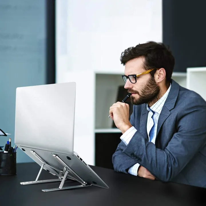 Aluminum%20Alloy%20Adjustable%20Stand%20for%2010%20to%2017%20Inches%20Mackbook/Laptops%20-%20Image%203