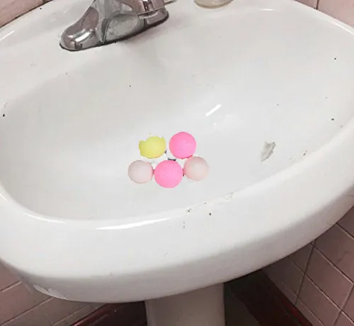 Naphthalene%20Balls%20Multi%20Color%205%20Pieces%20For%20Anti%20Insect%20/C%20ockroaches%20&%20Clothes%20Store,%20Scented%20Smell,%20Camphor%20Fragrance,Bathroom%20,Toilet%20And%20Wash%20Basin,%20Bengal%20kapoor%20-%20Image%202