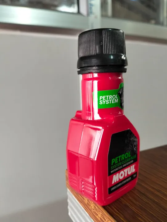 Motul%20Petrol%20System%20Cleaner%2050ml%20%7C%7C%20Motul%20Carbon%20Cleaner%20For%20Bike%20and%20Scooter%20-%20Image%204