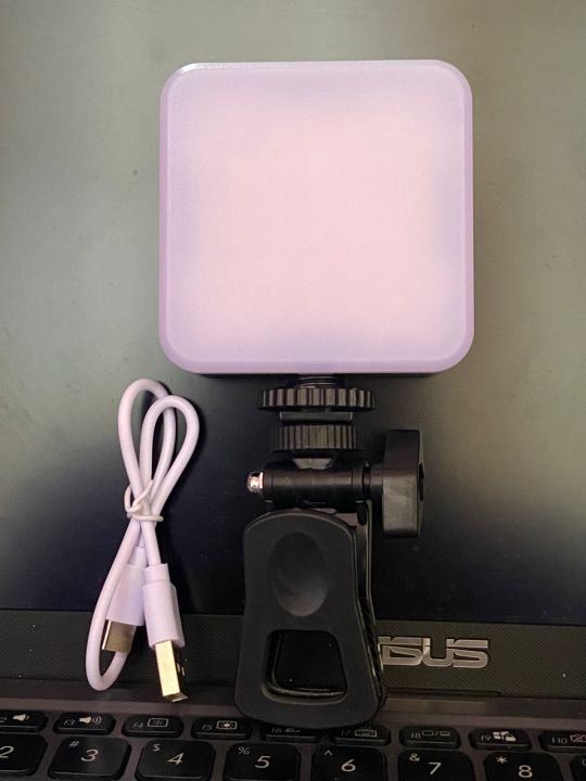 AY-83%20RGB%20Pocket%20LED%20Video%20Light%20%E2%80%93%20Mini%20Rechargeable%20Fill%20Light%20for%20Vlogging,%20Photography,%20Live%20Streaming%20-%20Image%204