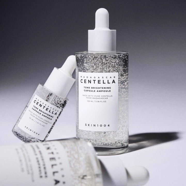 Centella%20Madagascar%20Tone%20Brightening%20Capsule%20Ampoule%20100%20mL%20SKIN1004%20-%20Image%202