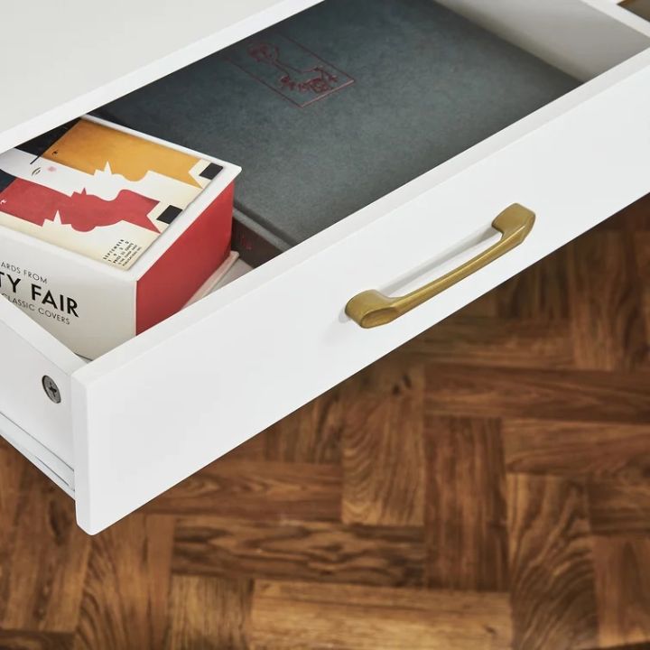 Minimal%20Dressing%20Unit%20-%20Image%202