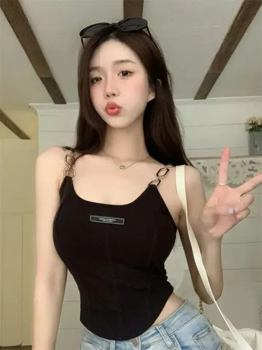 Solid%20color%20Women's%20sleeveless%20tops%20slim%20fit%20with%20chest%20pad%20summer%20women's%20vests%20Letter%20Design%20Chain%20shoulder%20strap%20-%20Image%204
