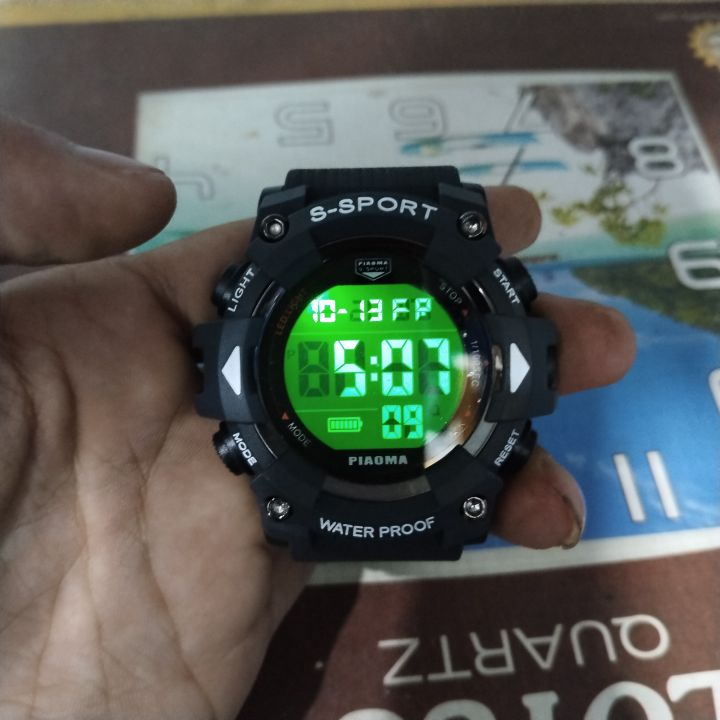 Sports%20Digital%20Round%20Shape%20Full%20Black%20Premium%20Quality%20Watch%20For%20Men%20And%20Boys%20-%20Sold%20By%20Time%20Plaza%20-%20Image%204
