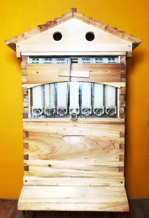 Flow%20Bee%20Hive%20%E2%80%93%20Automatic%20Honey%20Harvesting%20Beehive%20with%20Flow%20Frames%20%7C%20Beekeeping%20Made%20Easy%20-%20Image%202