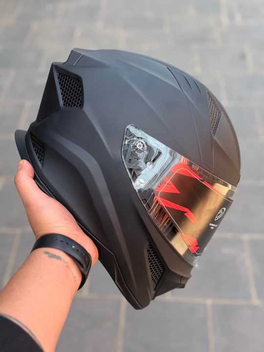 Steelbird%20Sharp%20Helmet%20-%20Image%202