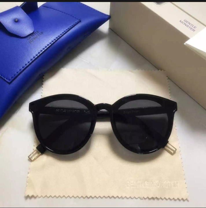 Black%20Frame/Lens%20Korean%20Sunglass%20For%20Women%20%7C%20Women's%20Wear%20%7C%20-%20Image%203