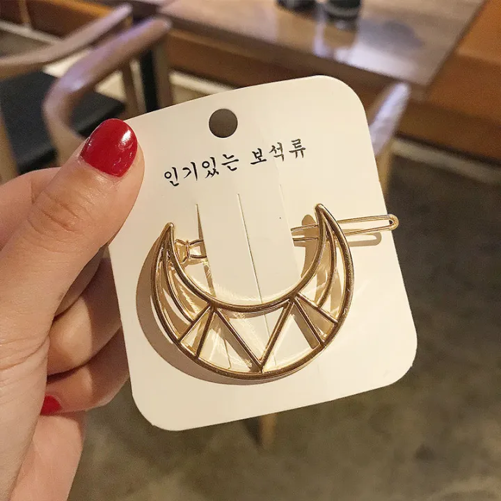 Pebbles%20Nepal%20Gold%20Geometric%20Moon%20Hair%20Clip%20for%20Women%20%7C%20Simple%20Korean%20Style%20Hairclips%20Hairpin%20-%206pcs%20-%20Image%205