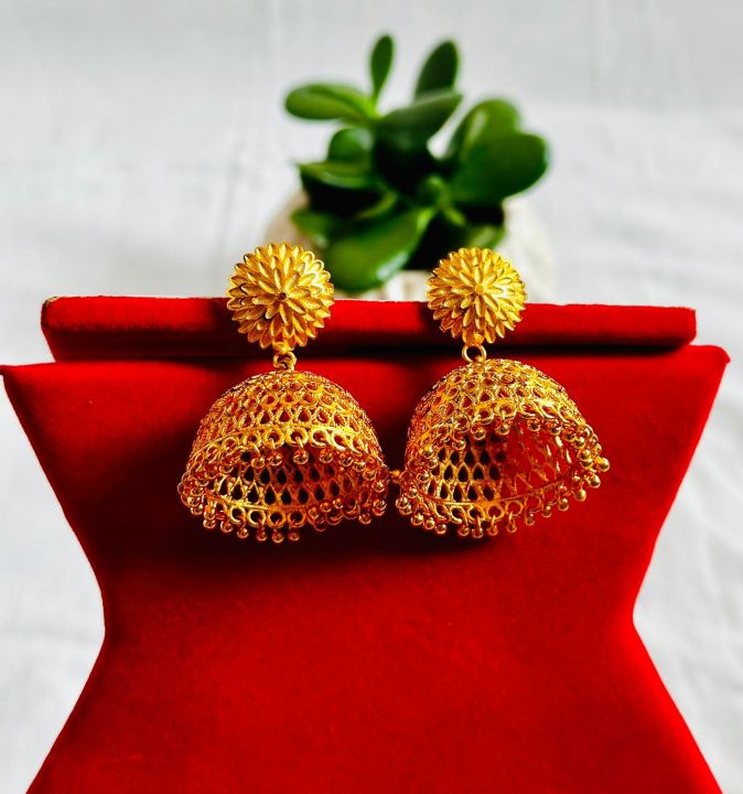 Gold%20Plated%20Pinjara/%20Pinjada%20Earring%20Small%20Jhumka%20For%20Girls%20And%20Women%20-%20Image%204