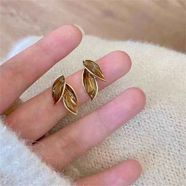 Leaf%20Pendant%20Earrings%20for%20Women,%20Blue%20and%20White,%20Adorable%20Jewelry,%20Trendy,%20Summer,%20Fresh,%20New%20Collection,%202025%20-%20Image%202