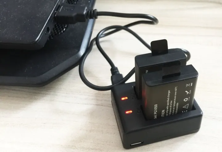 Action%20Camera%20Dual%20Usb%20Charger%20For%20Charging%202%20Batteries%20-%20Image%204