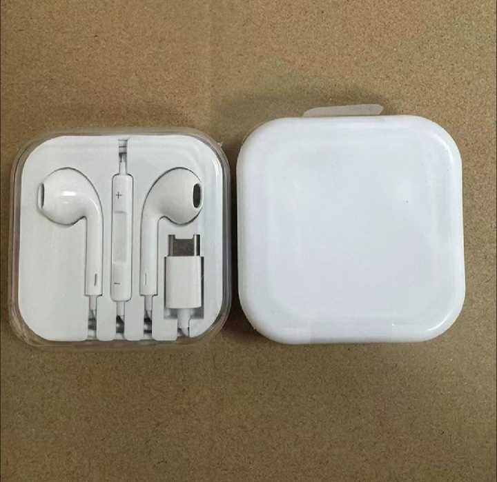 Type%20C%20Wired%20Earphone%20With%20Mic%20For%20All%20Type%20C%20Mobile%20-%20Image%204