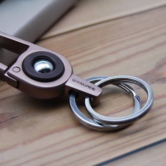 Elegant Key Holder for Cars and Bikes - Durable Metal Keychain Juvix