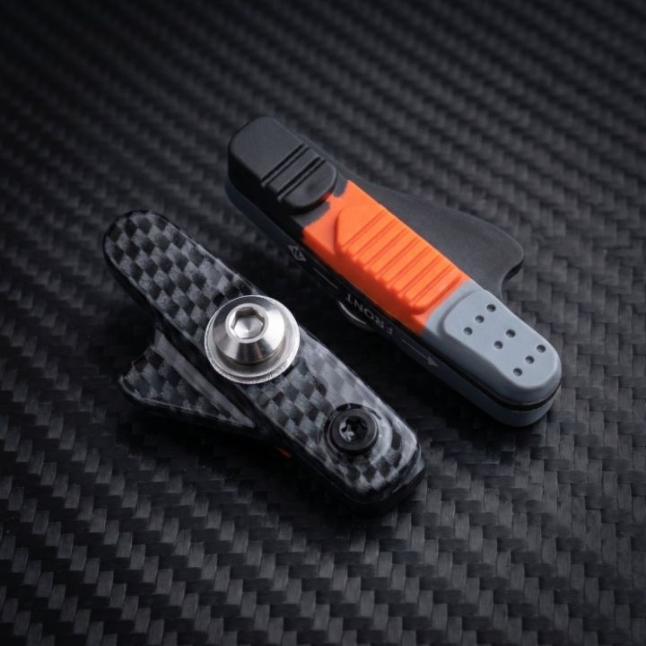 1Pair%20Durable%20Carbon%20Fiber%20Pattern%20Road%20Bike%20Brake%20Pads%20Aluminum%20Alloy%20,%20Rubber%20Lightweight%20C-Brake%20Pads%20Smooth%20Braking%20Easy%20Installation%20Brake%20Pad%20Kit%20Brake%20System%20Upgrade%20-%20Image%206
