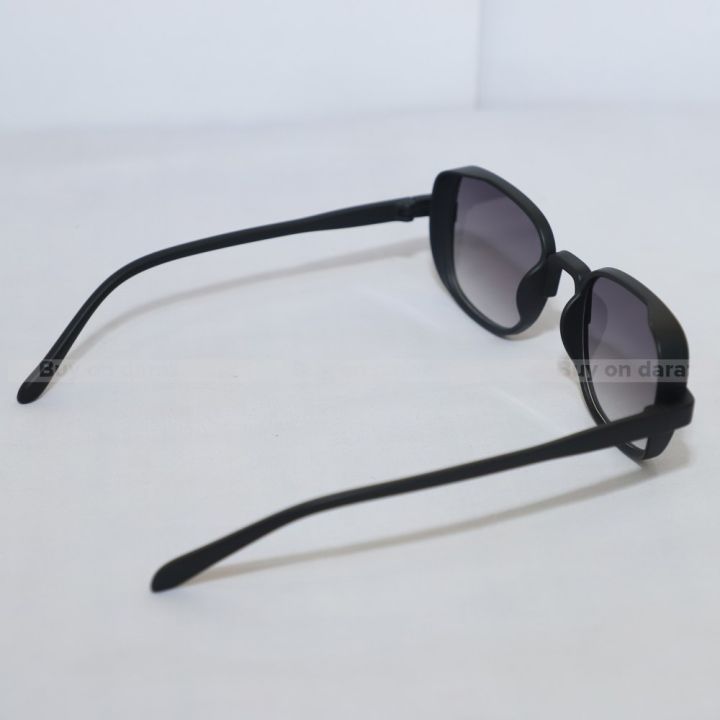 Black%20Frame%20And%20Blue%20Lens%20Sunglasses(Unisex)%20-%20Image%204