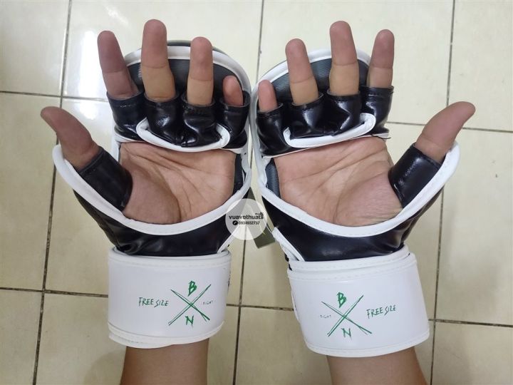 GUS'S%20BN%20sparring%20MMA%20gloves%20-%20Image%204