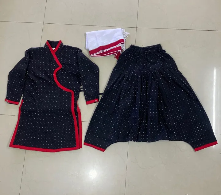 Girl%20Newari%20Traditional%20Dress%20Set%201%20Dress%20And%20Jangawal%20suruwal%20Patuki%20With%20Red%20Boarder%20Muga%20Red%20Mala%20Silver%20Plated%20Jyapu%20Shikhaa%20Sachika%20For%20Hair%20Bond%20%20Gold%20Plated%20Ear%20Ring%20%20Makasi%20%20Gold%20Plated%20Nyapu%20Shikhaa%20%20Silver%20Plated%20Kale%20-%20Image%204