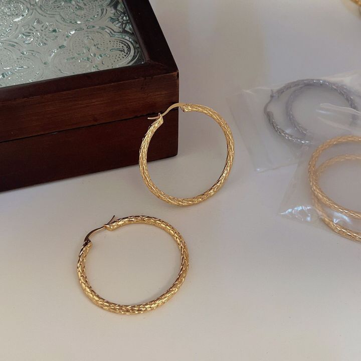 %E3%80%90Top%20Picks%E3%80%91Celin%20Metal%20Rhomboid%20Earrings%20Women's%202023%20New%20Fashion%20Distinctive%20Ear%20Ring%20Circle%20Earrings%20-%20Image%205