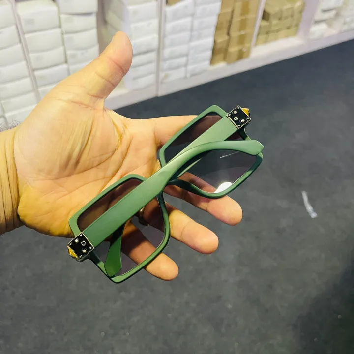 Oversized%20Square%20Vintage%20Korean%20Green%20Frame%20Purple%20Lens%20Trendy%20Sunglasses%20For%20Women%20-%20Image%207