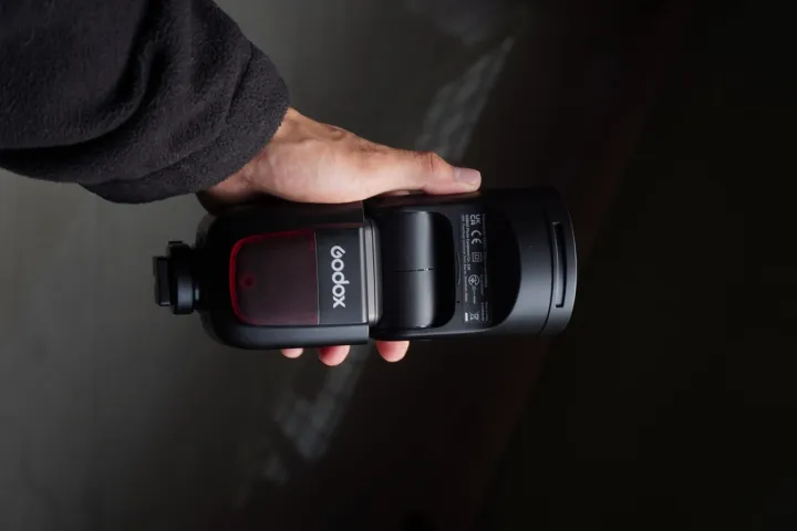 Godox%20V1-S%20Round%20Head%20Camera%20Flash%20Speedlite%20Flash%20for%20Sony%20DSLR%20Camera%20-%20Image%202