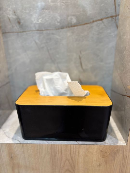 Wooden%20Tissue%20Box%20Black%20&%20White%20-%20Image%202
