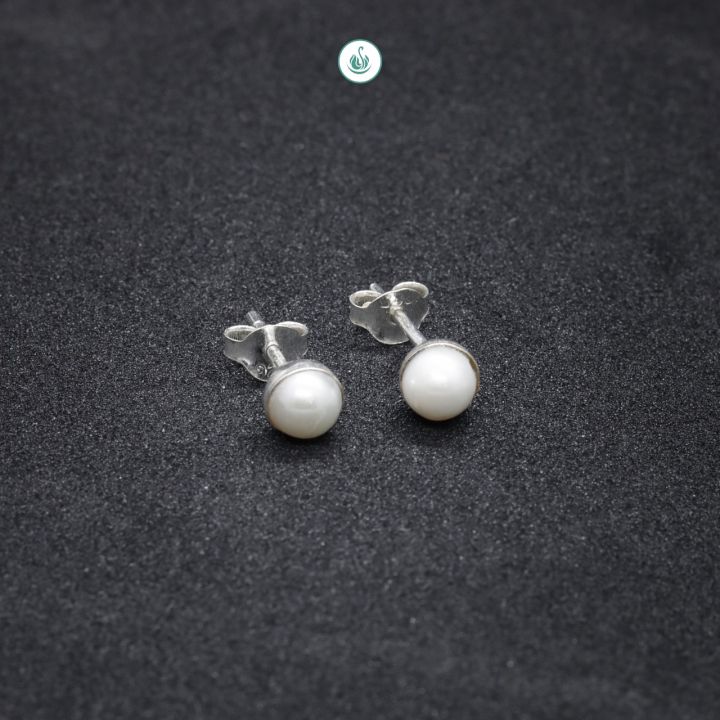 Sazuna%20Jewellers%20Pure%20Silver%20Chain%20With%20Ear%20Top%20Fresh%20Water%20Pearls%20Moti%20For%20Women%20-%201%20Set%20%7C%20Silver%20Jewellery%20For%20Women%20-%20Image%203