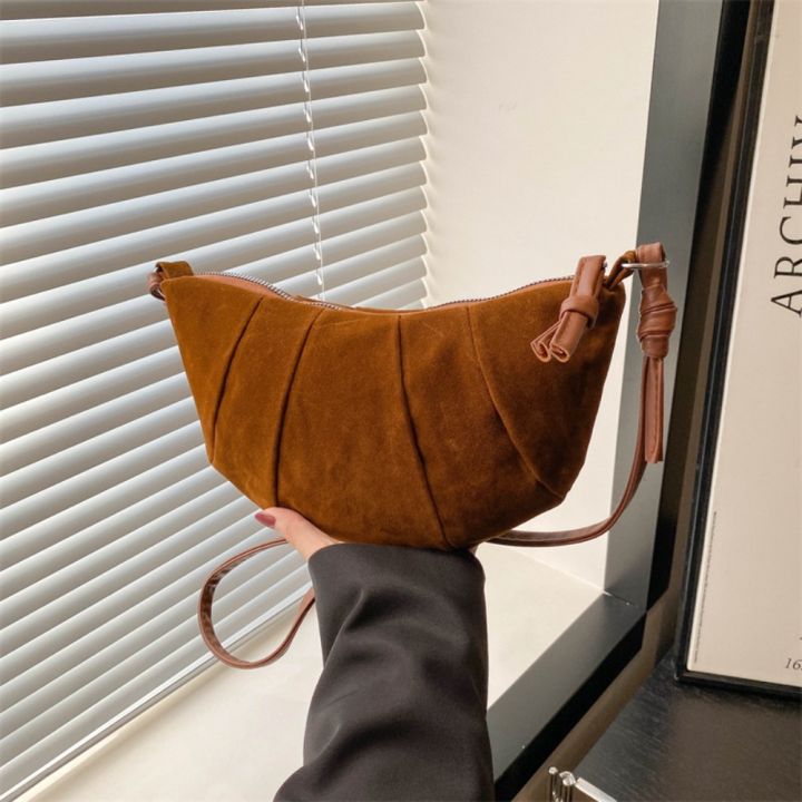 Fashion%20Crossbody%20Bag%20Croissant%20Shoulder%20Bag%20Brown%20Solid%20Color%20Matte%20PU%20Dumplings%20Bag%20Small%20Pack%20Students%20-%20Image%209