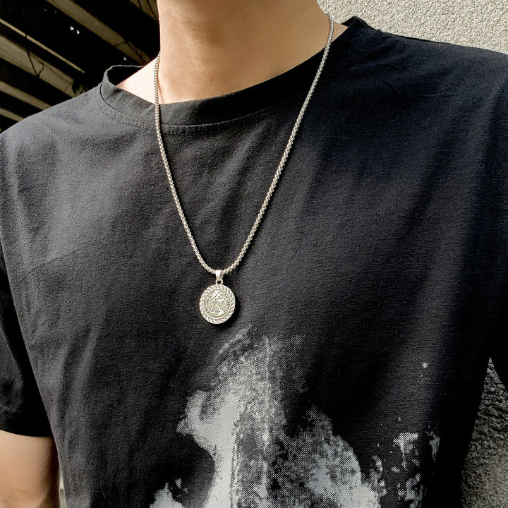 %E3%80%90Mega%20Sale%E3%80%91New%20Retro%20Queen's%20Head%20Necklace%20Men's%20Trendy%20Fashion%20All-match%20Popular%20Men's%20-%20Image%202