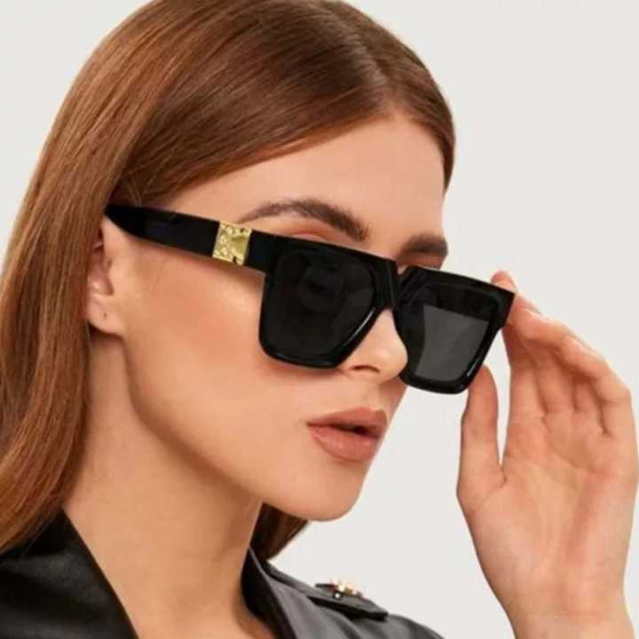 Square%20Full%20Black%20Sunglasses%20for%20Women%20-%20Korean%20Style%20Eyewear%20with%20CR-39%20Lenses%20-%20Women's%20Black%20Sunglasses%20-%20Image%202