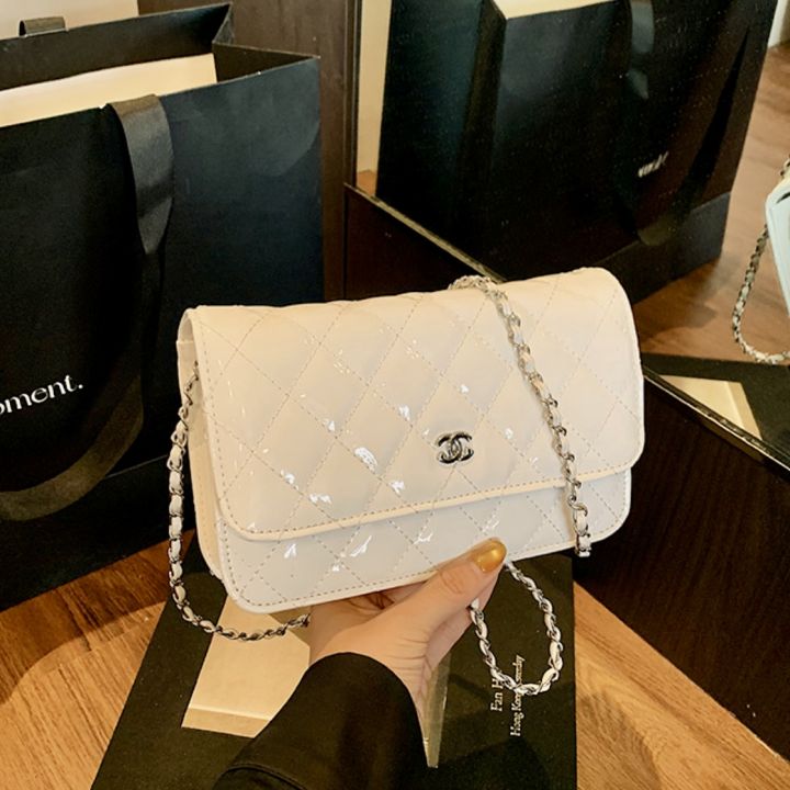 Crossbody%20Bag%20Pu%20Leather%20Mini%20Small%20Square%20Hand%20Bag%20with%20Chain%20And%20Stylish%20Lock%20for%20Women%20-%20Image%202