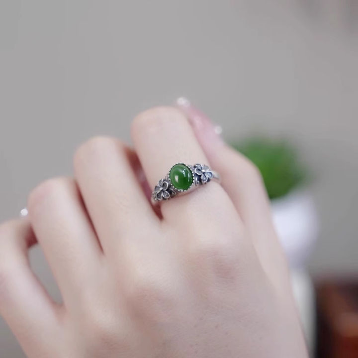 %E3%80%90New%20arrival%E3%80%91New%20Chinese%20Style%20Spinach%20Green%20Plum%20Blossom%20Ring%20Women's%20Old-fashioned%20Vintage%20Dressed%20Niche%20Design%20Live%20Mouth%20Index%20Finger%20Ring%20-%20Image%204