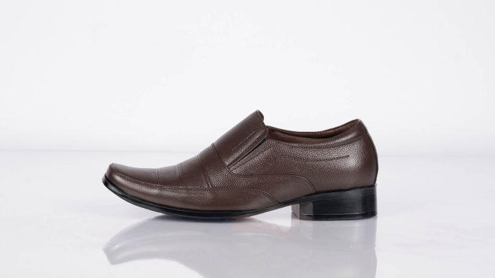 Genuine Leather Slip-On Shoe, Black Horse, 1601