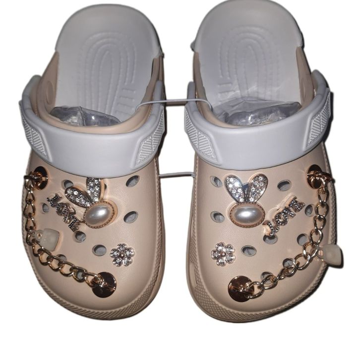 Crocs%20new%20ladies%20chain%20beach%20sandals%20-%20Image%202